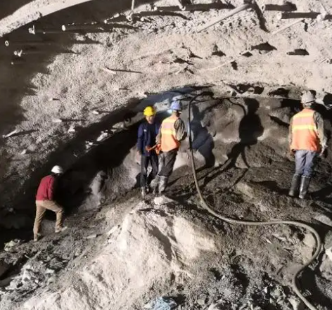 昭化隧道拱顶带模注浆料，微膨胀注浆料的特点及施工工艺